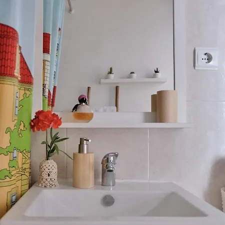 Boho-chic Traditional Historic Centre Flat Apartment Lisbon
